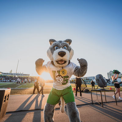Howler the USask huskie mascot
