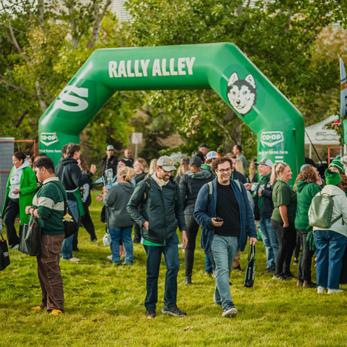 Crowd at USask Rally Alley