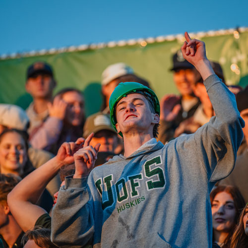 Fans cheering on USask Huskies football